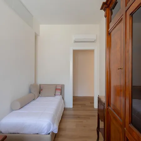 Apartment - Ruins House - 750m From The Metro Station Rome